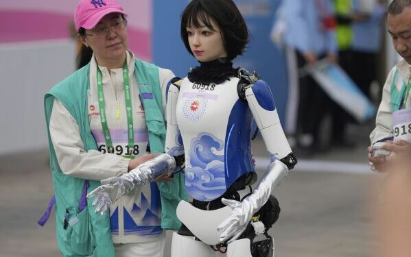 China impulsa uso de robots para atender el cuidado de adultos mayores
