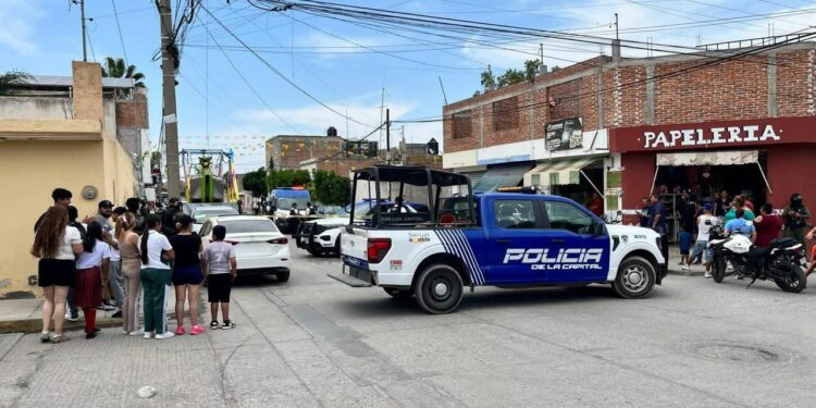Balean taller en la colonia Satélite; reportan dos lesionados