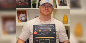 Canelo Álvarez presume su primer día de universidad: “Nunca es tarde para empezar”