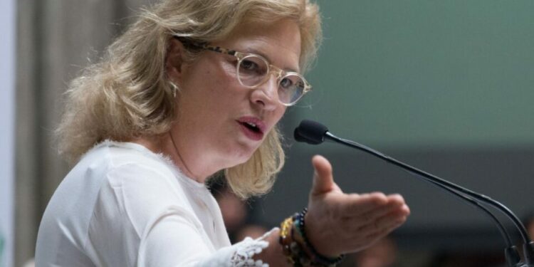 Ex embajadora en Reino Unido denunció presunta red de corrupción y desvío de fondos con ‘encubrimiento’ de SRE
