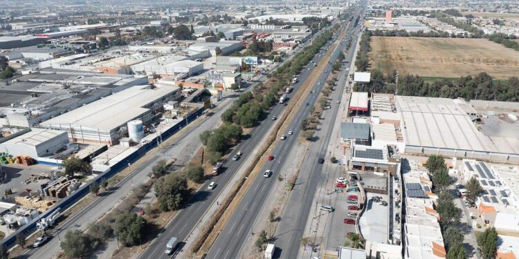 Seduvop deslinda responsabilidad por tramos inconclusos en laterales de la carretera 57