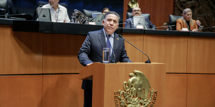 Enrique Inzunza pide licencia como senador en medio de acusaciones de EU por narcotráfico