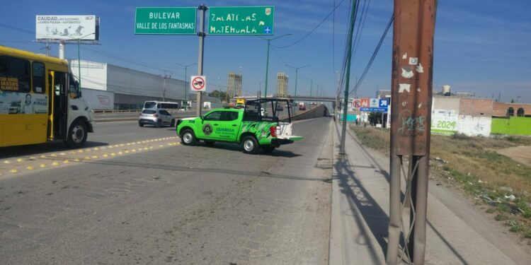Cierres viales en Circuito Potosí y Valle de los Fantasmas por construcción de puente superior
