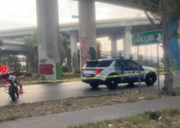 Advierte Policía Vial riesgo para motociclistas en distribuidor Juárez