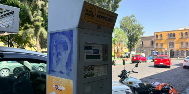 Duda Galindo de viabilidad para asegurar vehículos en parquímetros