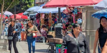 Busca Ayuntamiento reordenar y reubicar comercio informal en Centro Histórico