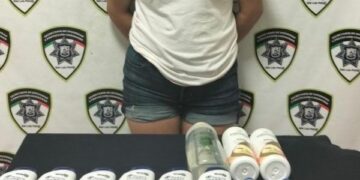 Detienen a mujer acusada de robo en tienda comercial de la capital