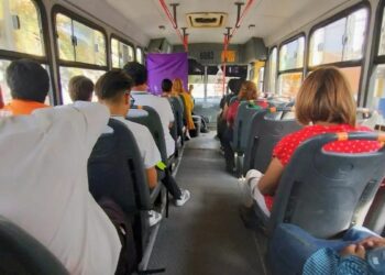 Mal estado de calles eleva costos del transporte urbano en SLP
