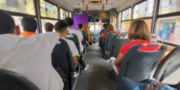 Mal estado de calles eleva costos del transporte urbano en SLP