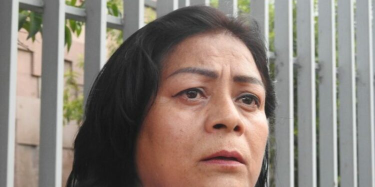 Denuncian despido injustificado en el IMSS