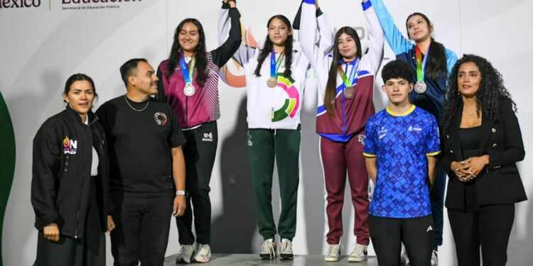 Fátima Barrón gana oro y se convierte en bicampeona nacional de taekwondo