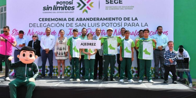 Abanderan a delegación potosina rumbo a Juegos Deportivos Nacionales Escolares 2026