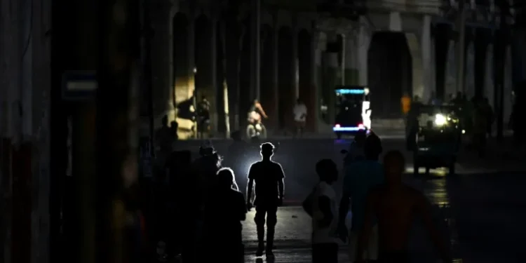 Apagón masivo y protestas en Cuba, que anuncia que se quedó sin combustible