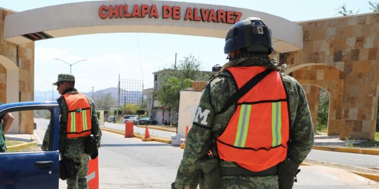 Inicia el regreso de familias desplazadas a Chilapa, Guerrero, con apoyo de fuerzas federales