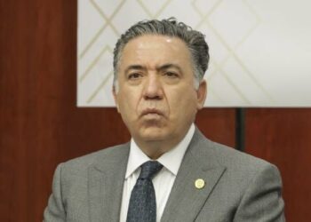 Comparece Inzunza ante FGR en Sinaloa