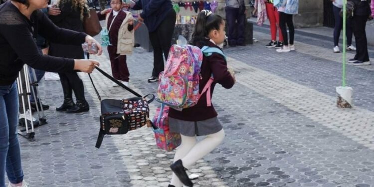 SEP anuncia fin de clases anticipado por calor y Mundial: terminarán 40 días antes