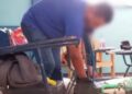 Jóvenes esconden cámaras y descubren que maestro de Ética y Valores presuntamente les robaba