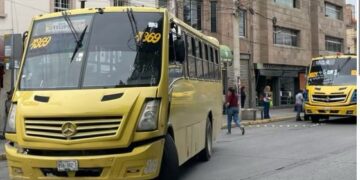 Sólo operan 800 camiones en SLP; transportistas reconocen crisis en el servicio