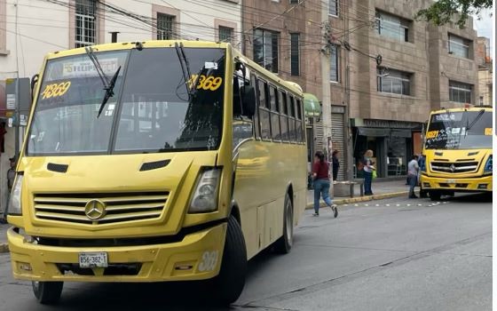 Sólo operan 800 camiones en SLP; transportistas reconocen crisis en el servicio