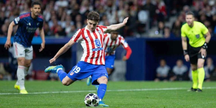 Barcelona, con esperanzas por fichar a Julián: ya hay reuniones
