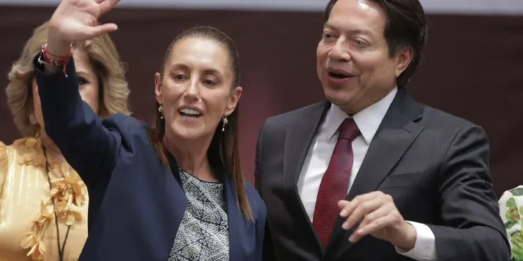 Mario Delgado anuncia nuevo aumento salarial para maestros de la SEP