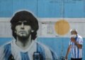 Médico dice que Maradona debió ser sedado y sujetado durante su última internación
