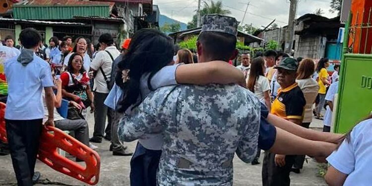 Sismo en Filipinas suma 41 muertos; pacientes son atendidos a la intemperie