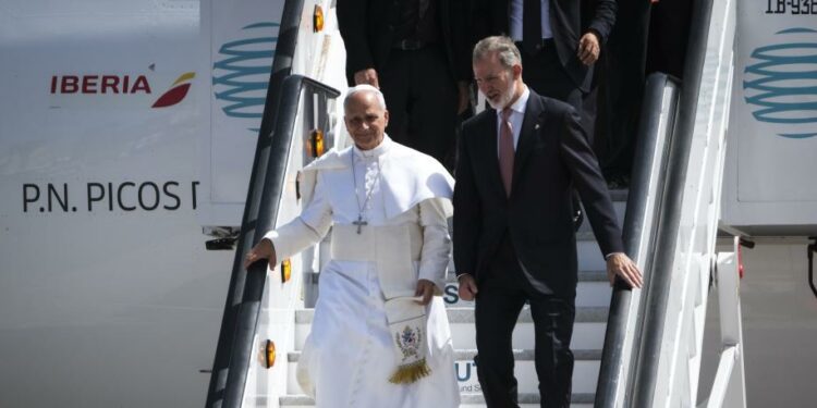 El Papa despega en el Falcon del Rey y se dirige a Roma tras un agitado fin de viaje