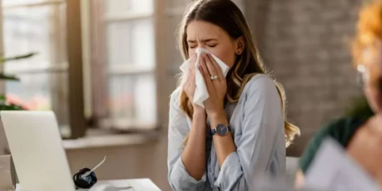 Cómo prevenir las alergias en el hogar: 5 consejos clínicos y de higiene