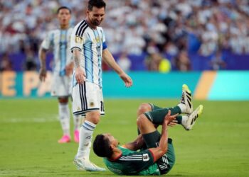 Argelia presenta queja ante la FIFA por arbitraje en partido contra Argentina