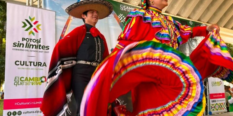 Festival de la Luna reúne a familias en Matehuala con actividades culturales y artísticas