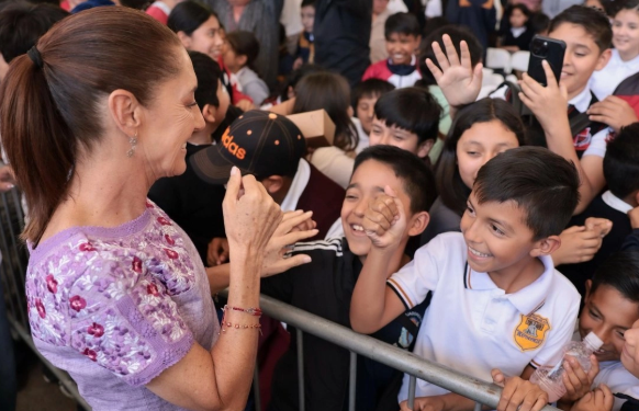 Desde Tijuana, Sheinbaum invita a niñas y niños a sentirse orgullosos de México