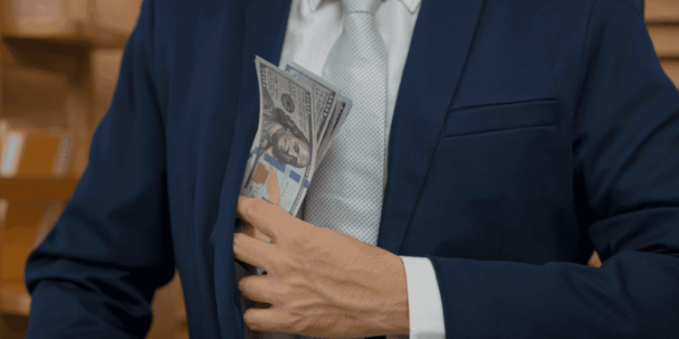 Guo Wengui, empresario chino exiliado en EE. UU., recibe 30 años de prisión por millonario fraude