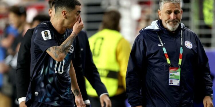 ¡El castigo más severo! FIFA expulsa al narrador ‘Chipi’ Vera por llamar “ladrones” a autoridades