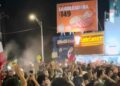 Provocan aficionados destrozos en negocio tras festejos por triunfo de México