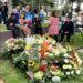 Denuncian desaparición de flores y coronas en tumba de familiar en cementerio de SLP