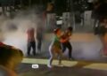 VIDEO | Policías de Guerrero encañonan y arrojan gas lacrimógeno a aficionados