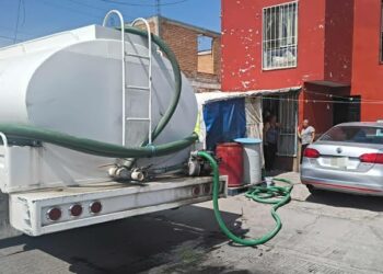 El gobernador propondrá que personas que no reciban agua, no paguen el recibo