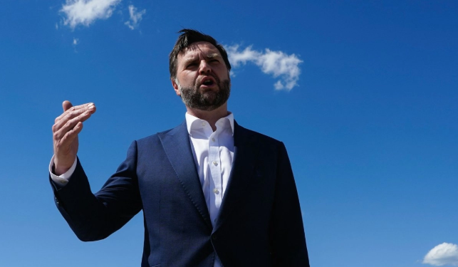 JD Vance llega a Suiza para dialogar con Irán en medio de tensiones internacionales