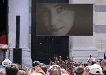 Conmovedor adiós a la artista franco-iraní Marjane Satrapi en París
