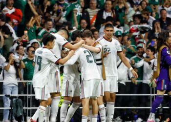 México aplasta 3-0 a Chequia y avanza invicto a dieciseisavos