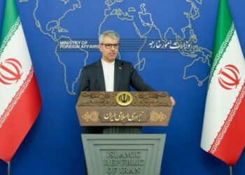 Emisarios de EEUU llegan a Qatar para discusiones con mediadores sobre Irán, gobierno iraní niega ‘conversaciones directas’