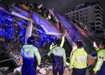 Suben a 164 los muertos y a casi mil los heridos tras los fuertes sismos en Venezuela