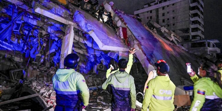 Suben a 164 los muertos y a casi mil los heridos tras los fuertes sismos en Venezuela
