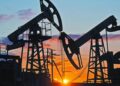 Reservas mundiales de petróleo caen, pero la AIE anticipa superávit histórico