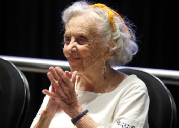 Poniatowska critica a los “influencers” por deshumanizar el periodismo