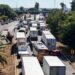 Segob y AMOTAC acuerdan evitar bloqueos carreteros; transportistas mantendrán movilización