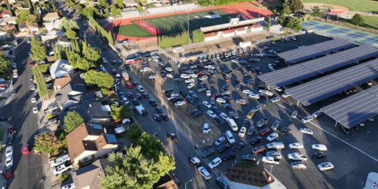 Un muerto y tres heridos en tiroteo tras ceremonia de graduación en California