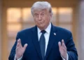 Trump amenaza con que Irán dejará de existir tras acusar violación del alto al fuego