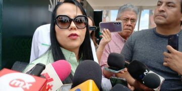 Se requieren reparaciones permanentes y no sólo apuntalar para utilizar la Plaza de Los Fundadores